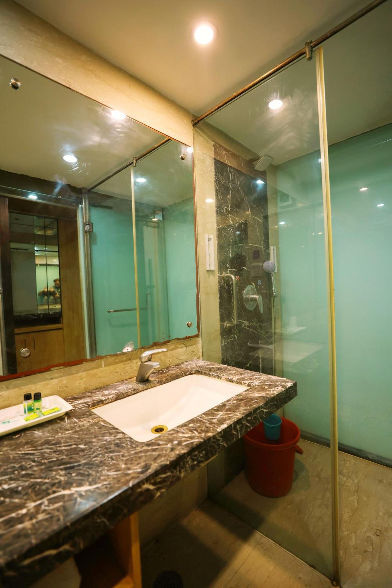 Airport Hotel Grand By Fantasia New Delhi Bagian luar foto