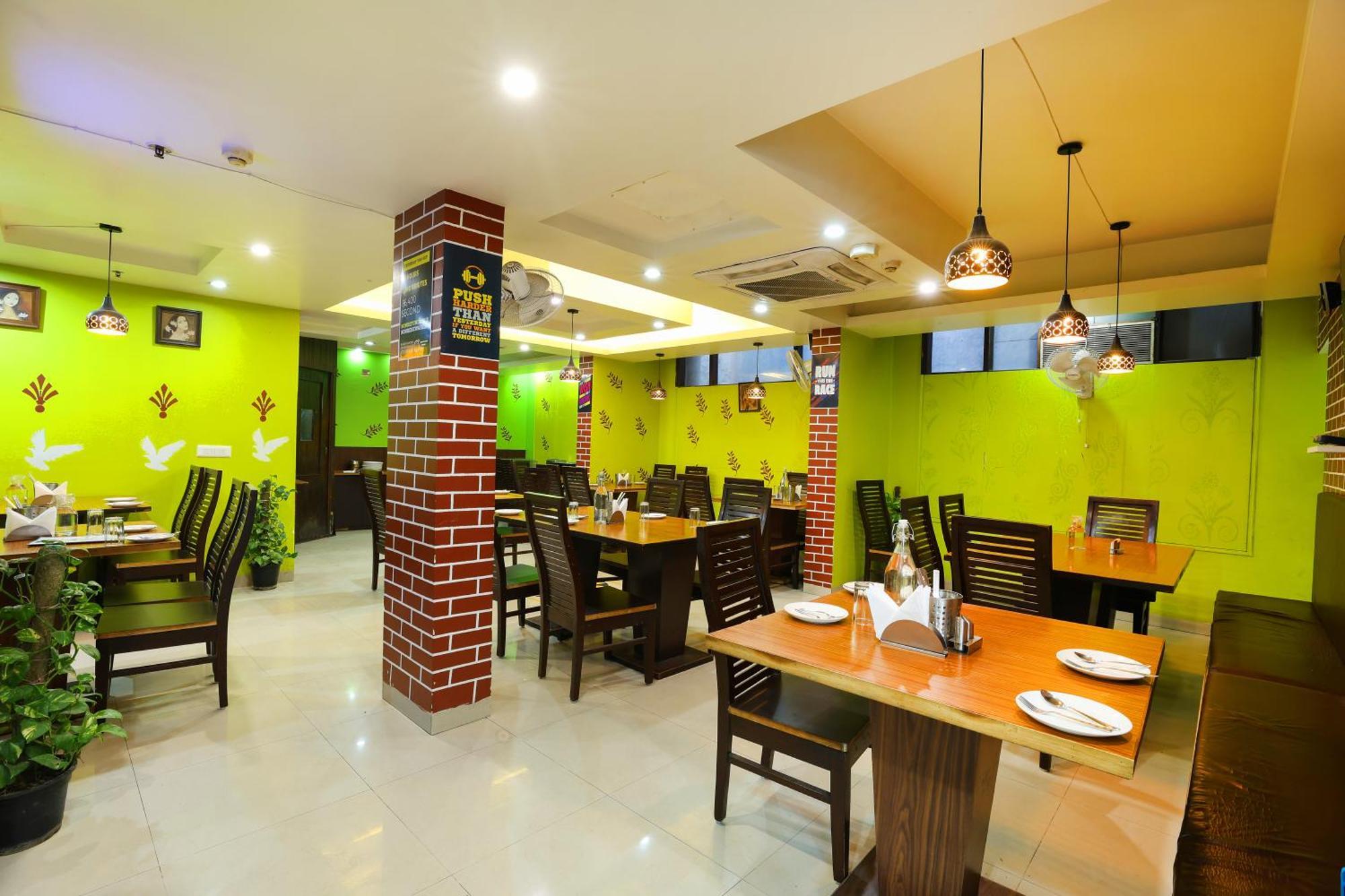 Airport Hotel Grand By Fantasia New Delhi Bagian luar foto