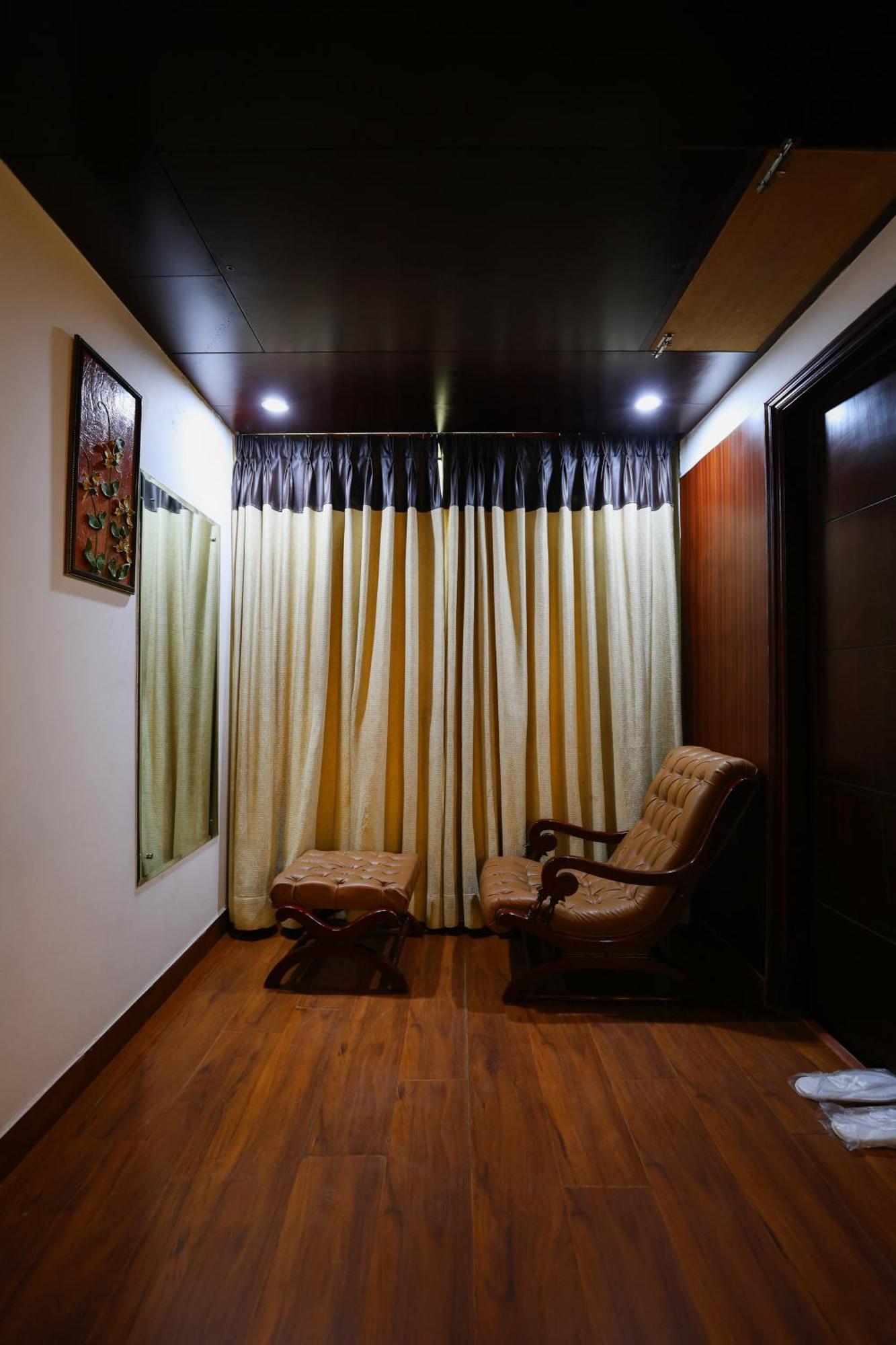 Airport Hotel Grand By Fantasia New Delhi Bagian luar foto
