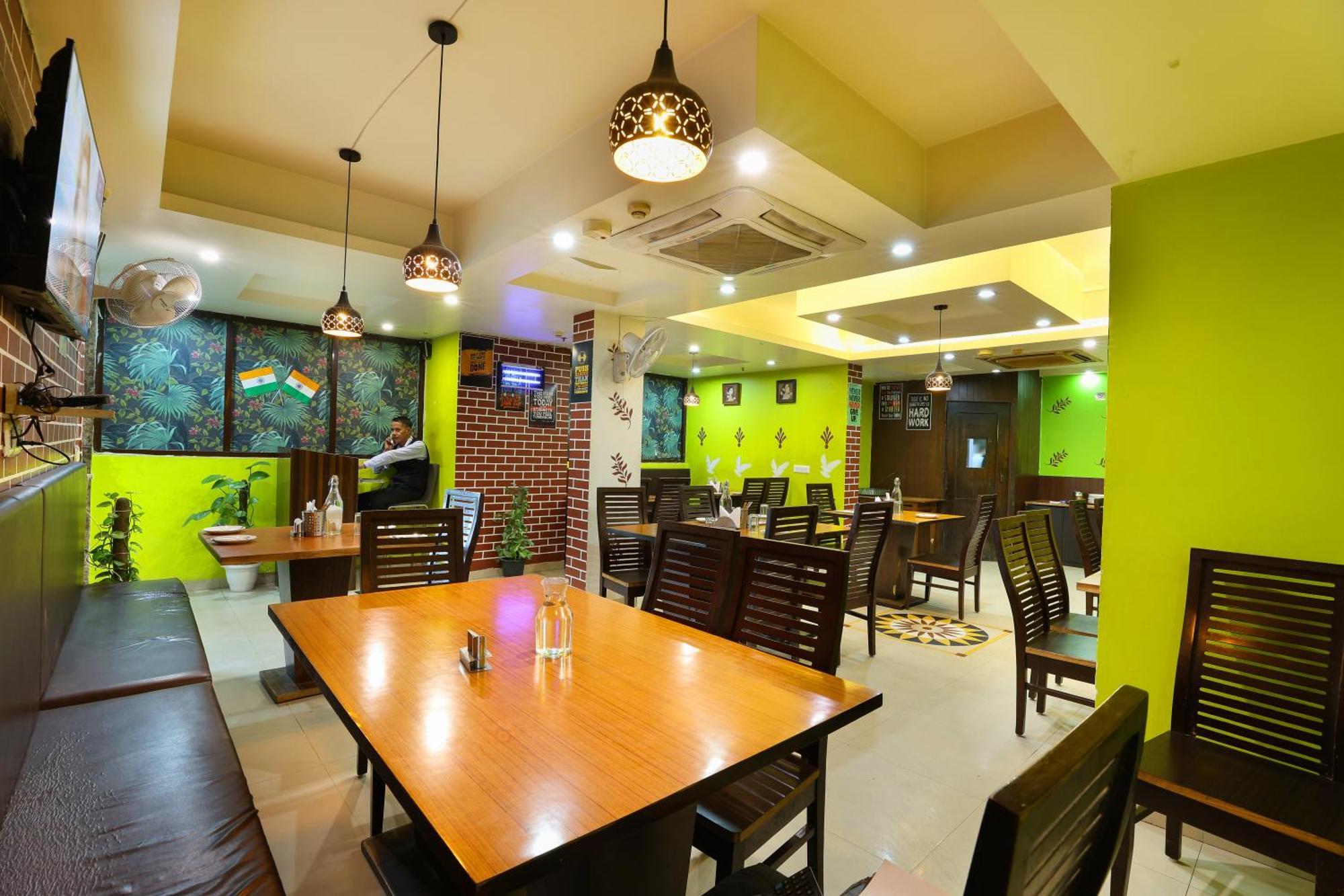 Airport Hotel Grand By Fantasia New Delhi Bagian luar foto