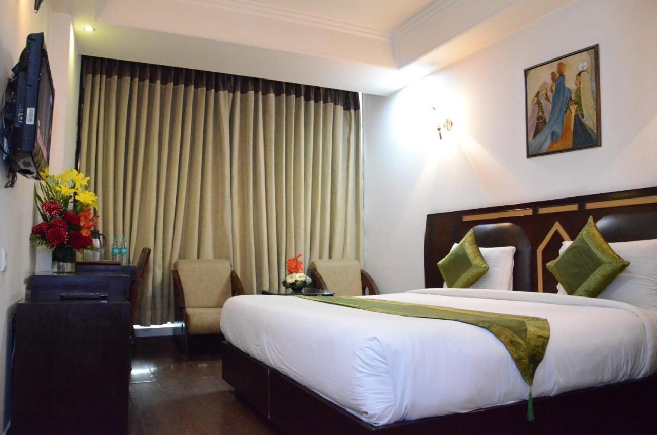 Airport Hotel Grand By Fantasia New Delhi Bagian luar foto